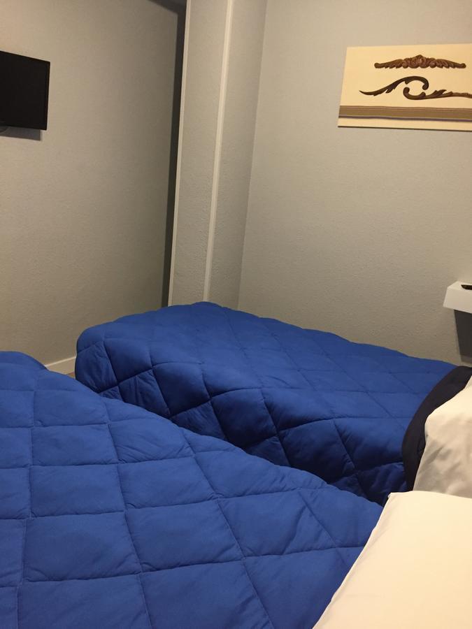 Hostal Rosales 阿兰达德杜洛 外观 照片